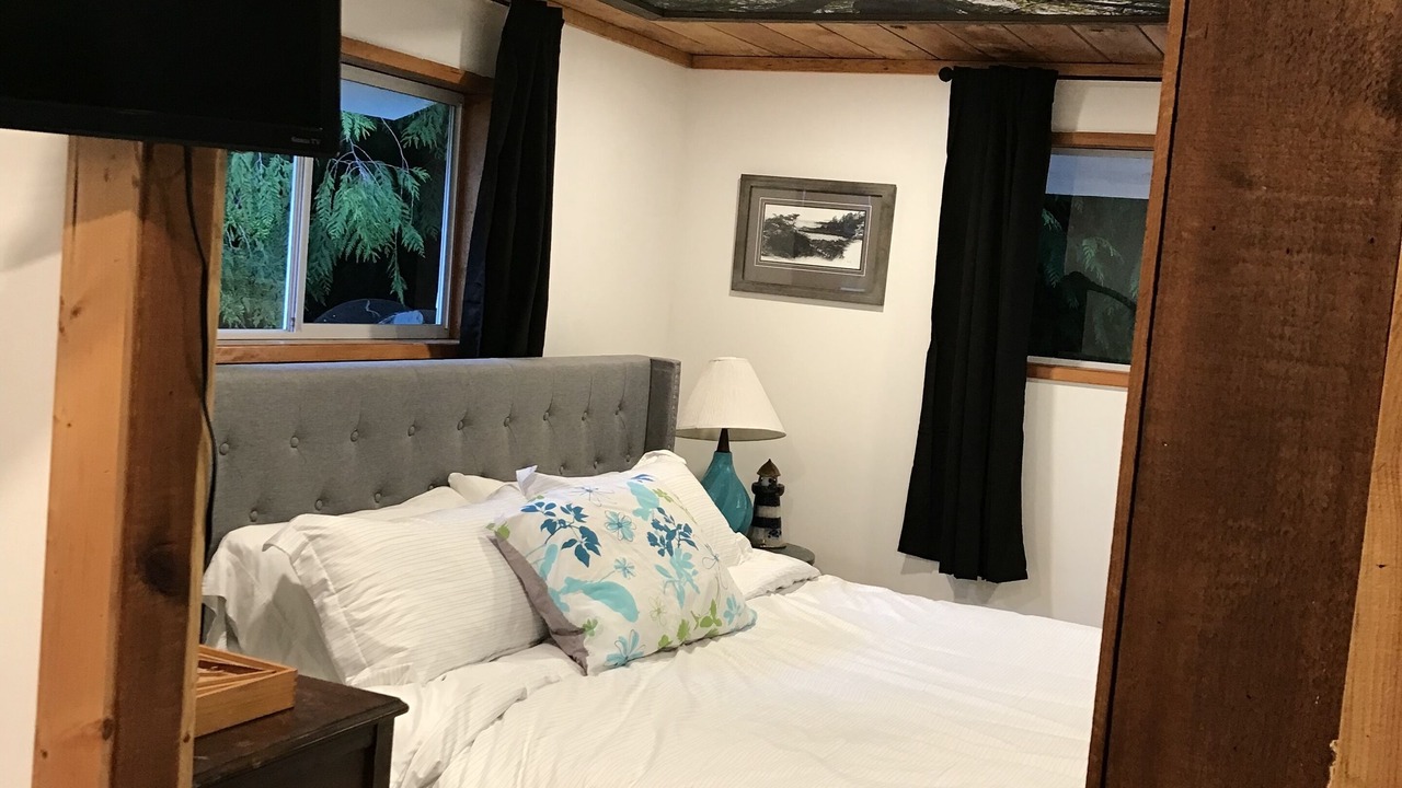 Photo of Bedroom in Port Renfrew