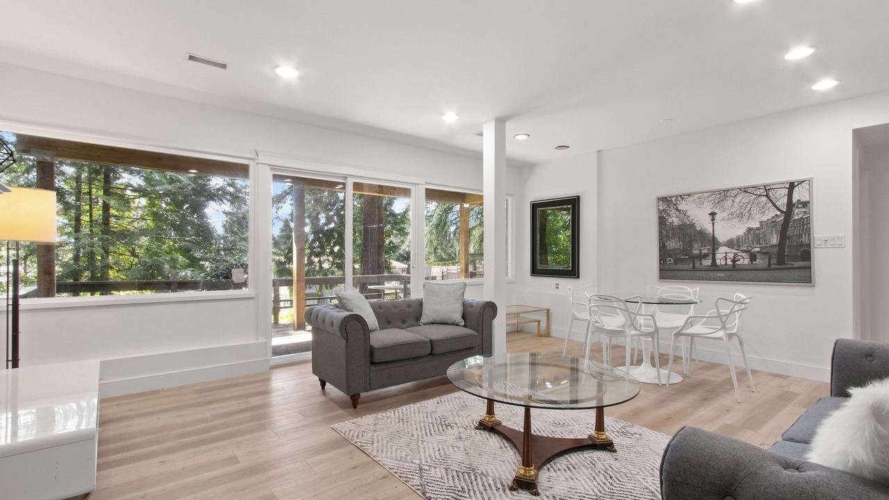 Photo of Livingroom in North Vancouver
