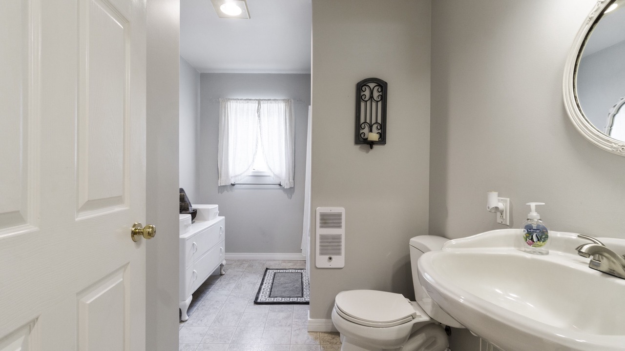 Photo of Bathroom in Sicamous