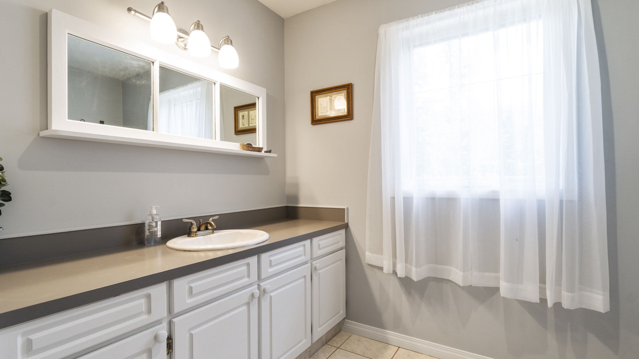 Photo of Bathroom in Sicamous