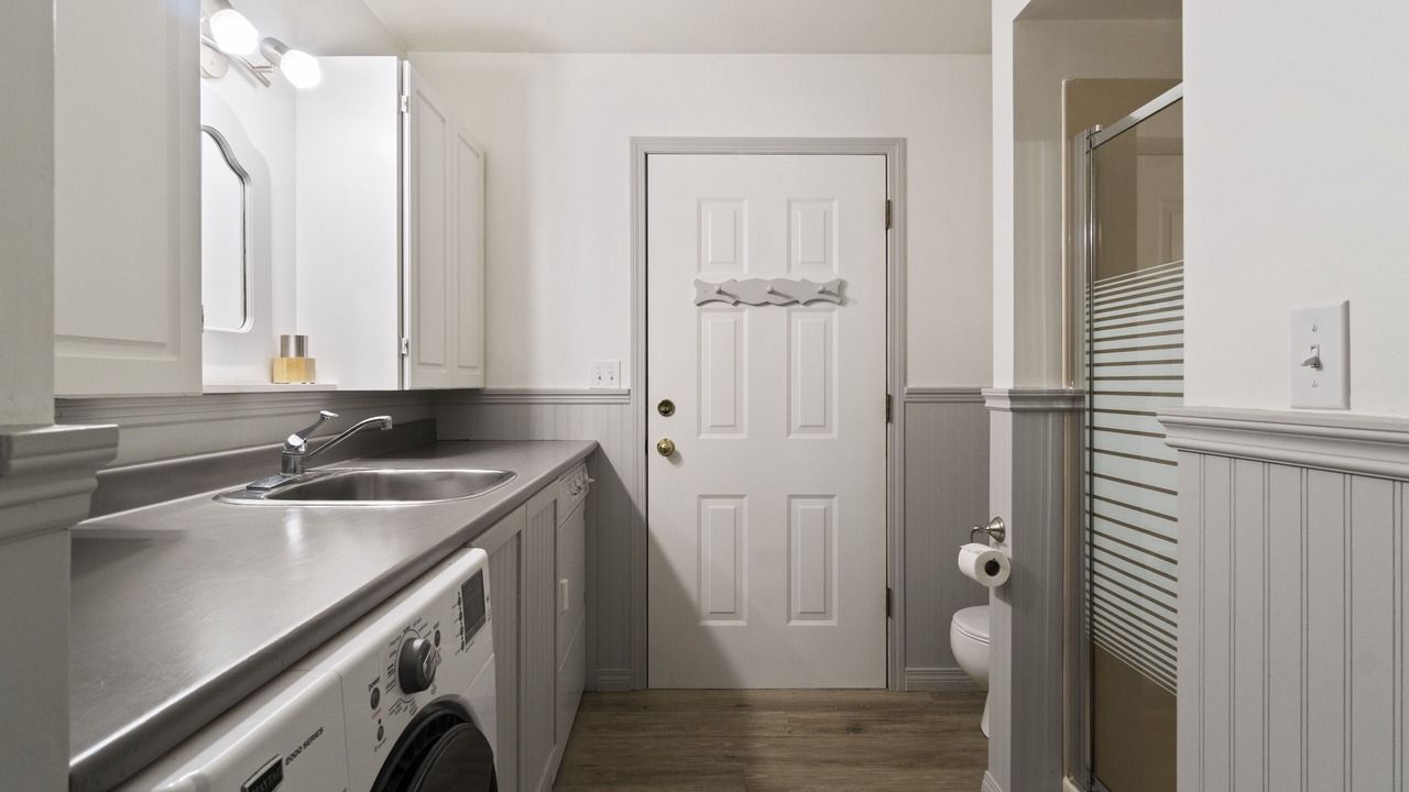Photo of Bathroom in Sicamous