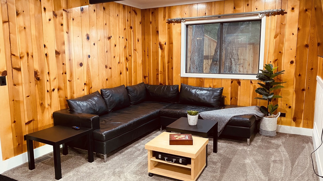 Photo of Livingroom in Pender Island