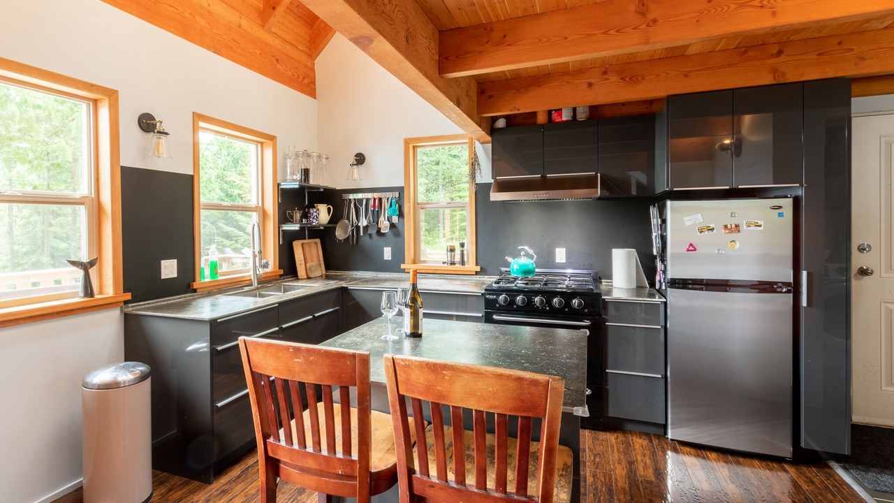 Photo of Kitchen in Courtenay