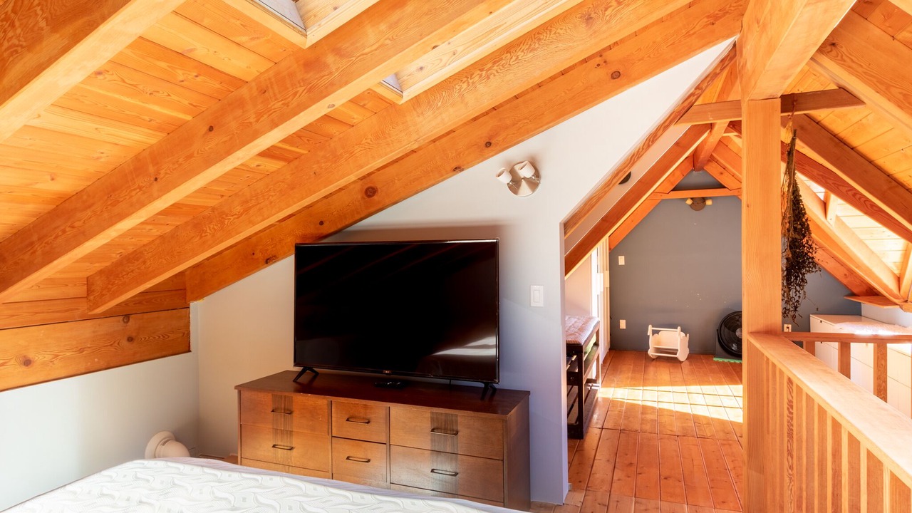 Photo of Bedroom in Courtenay