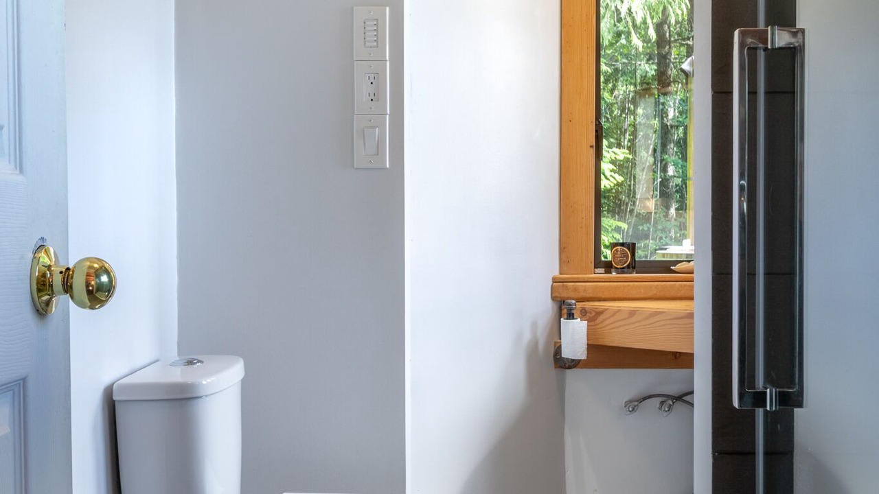 Photo of Bathroom in Courtenay