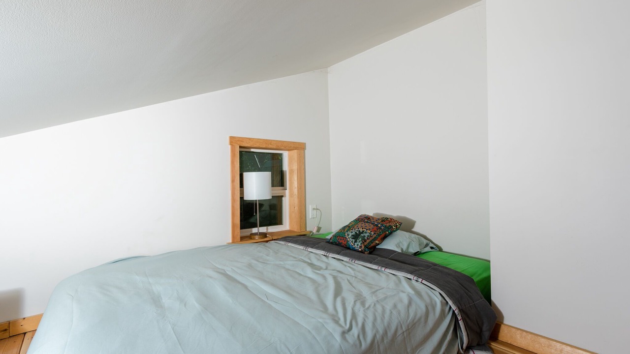 Photo of Bedroom in Courtenay