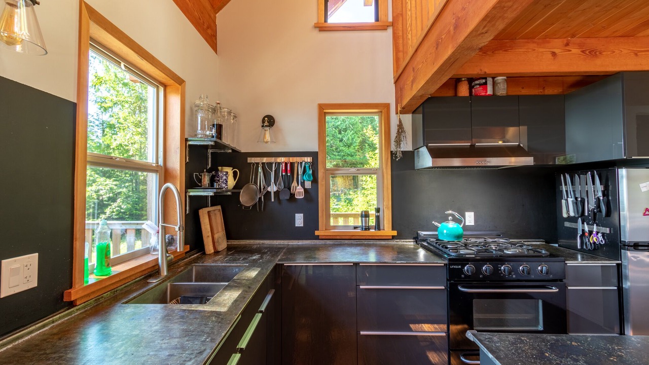Photo of Kitchen in Courtenay