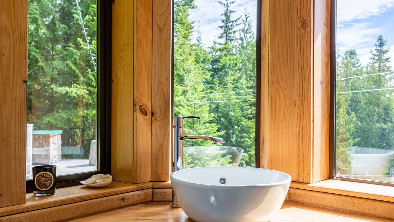 Photo of Bathroom in Courtenay