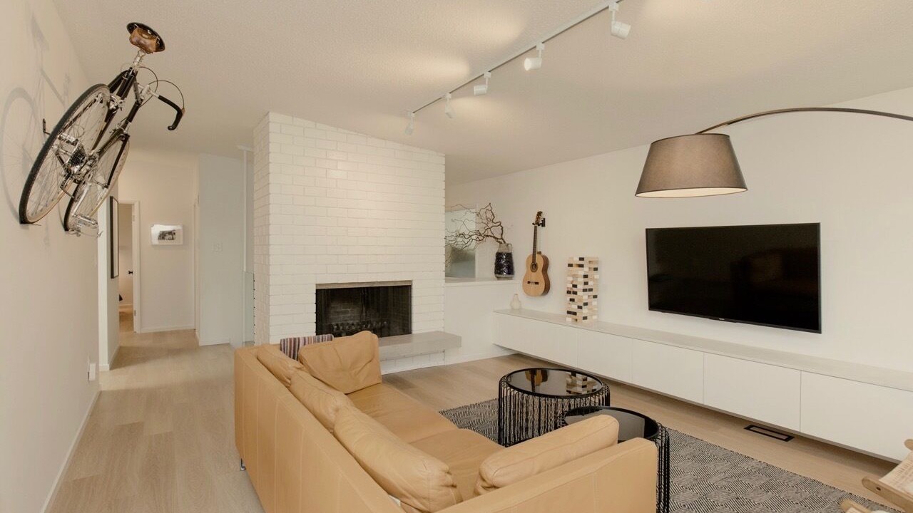Photo of Livingroom in District of North Vancouver