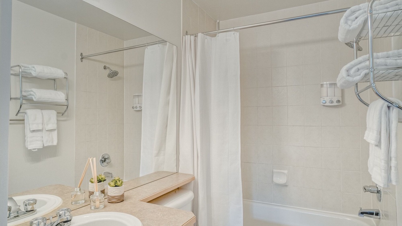 Photo of Bathroom in Cougar Creek
