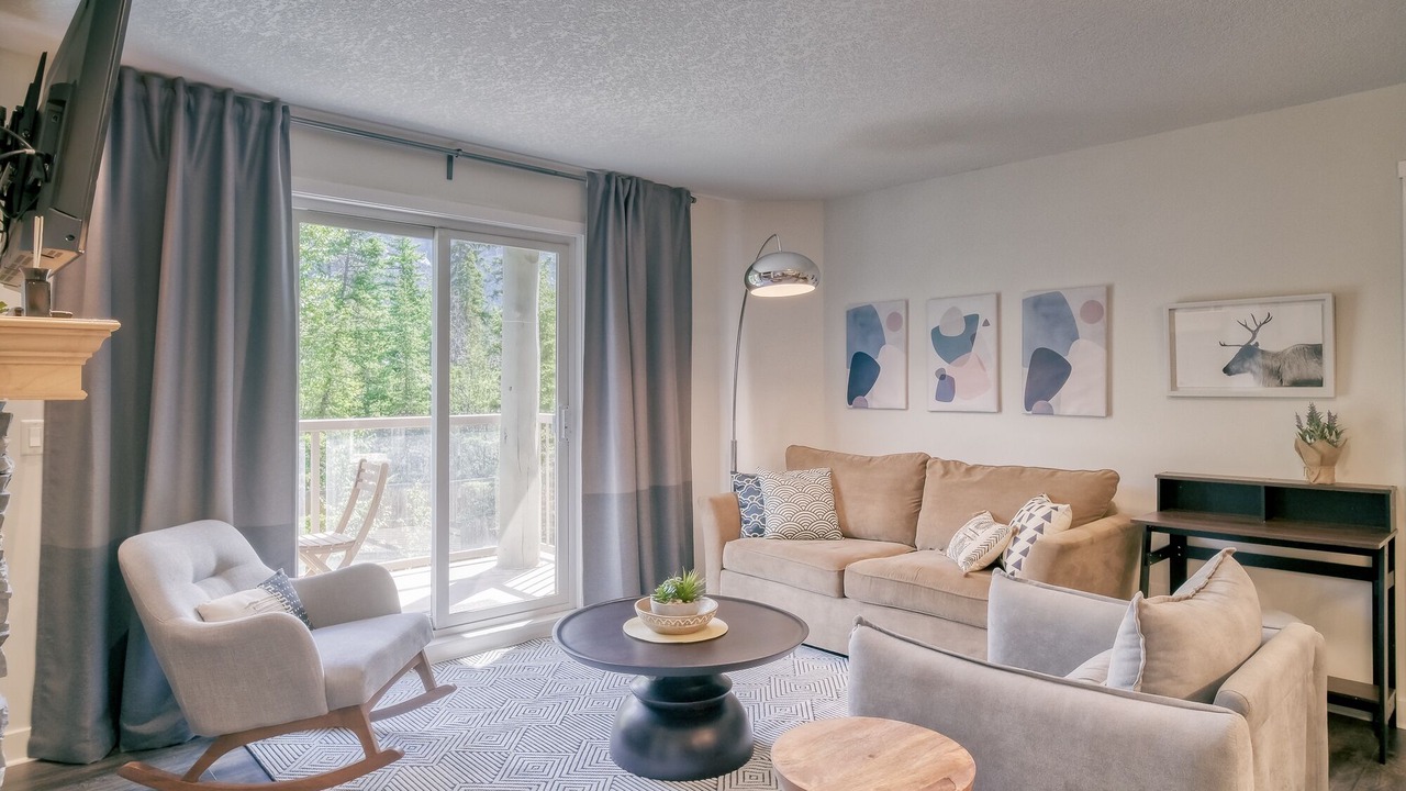 Photo of Livingroom in Cougar Creek