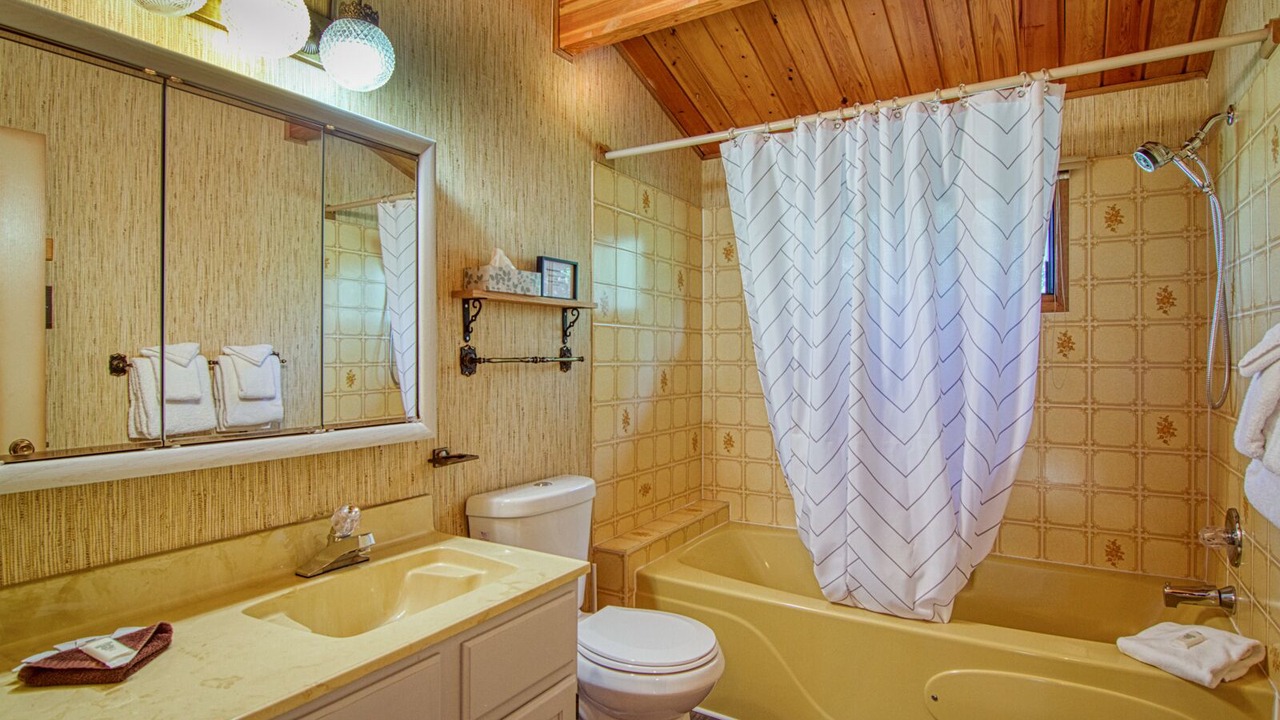 Photo of Bathroom in Forest Ridge Estates