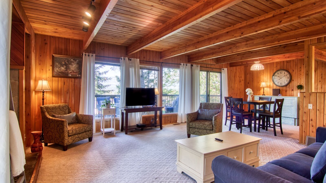 Photo of Livingroom in Forest Ridge Estates