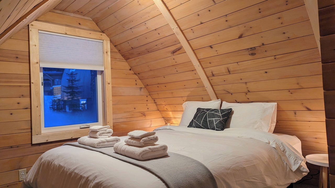 Photo of Bedroom in Silver Star Mountain