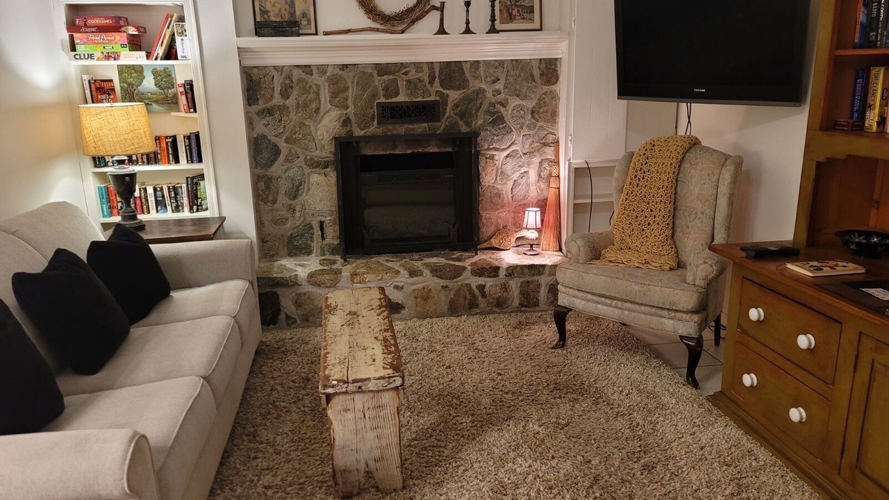 Photo of Bedroom in Saanich East