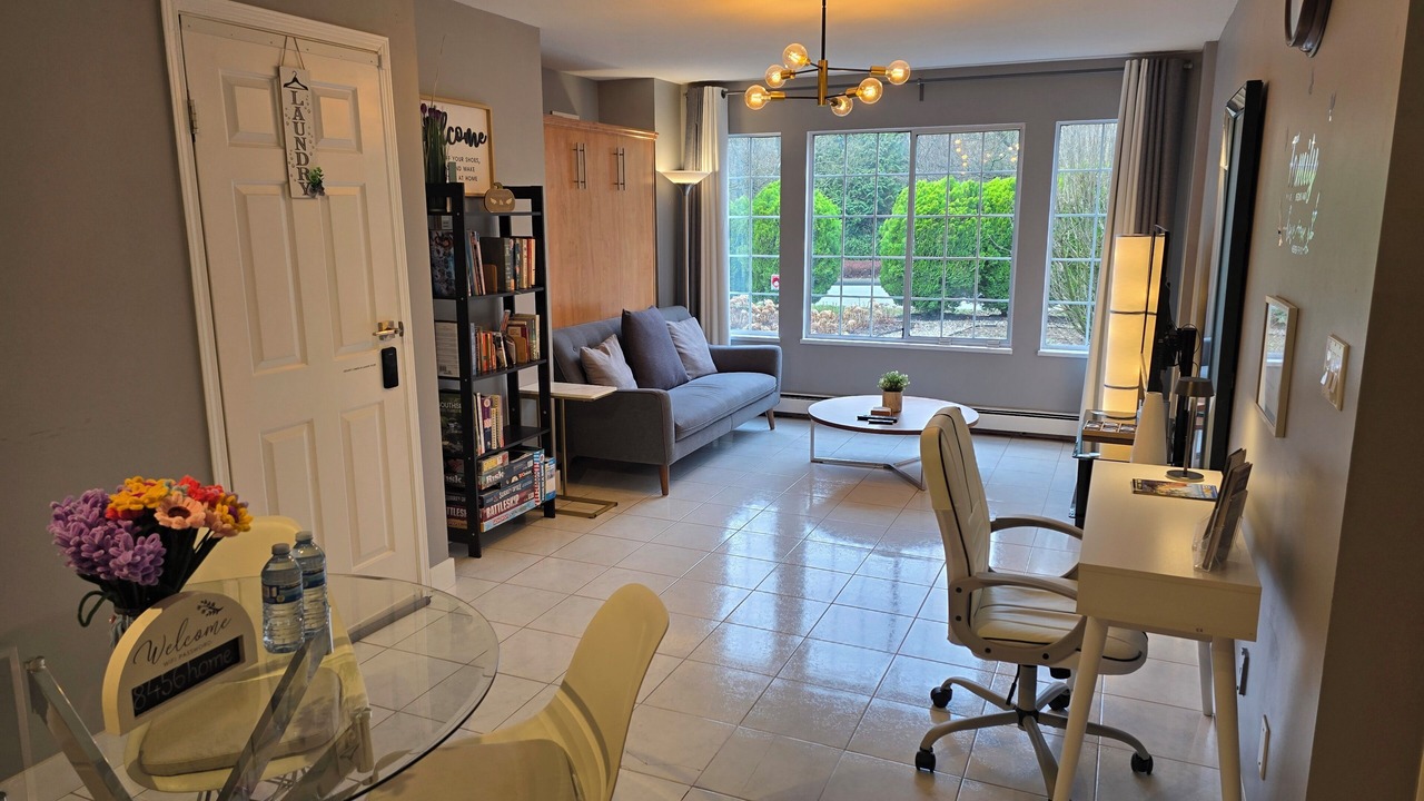 Photo of Livingroom in Newton