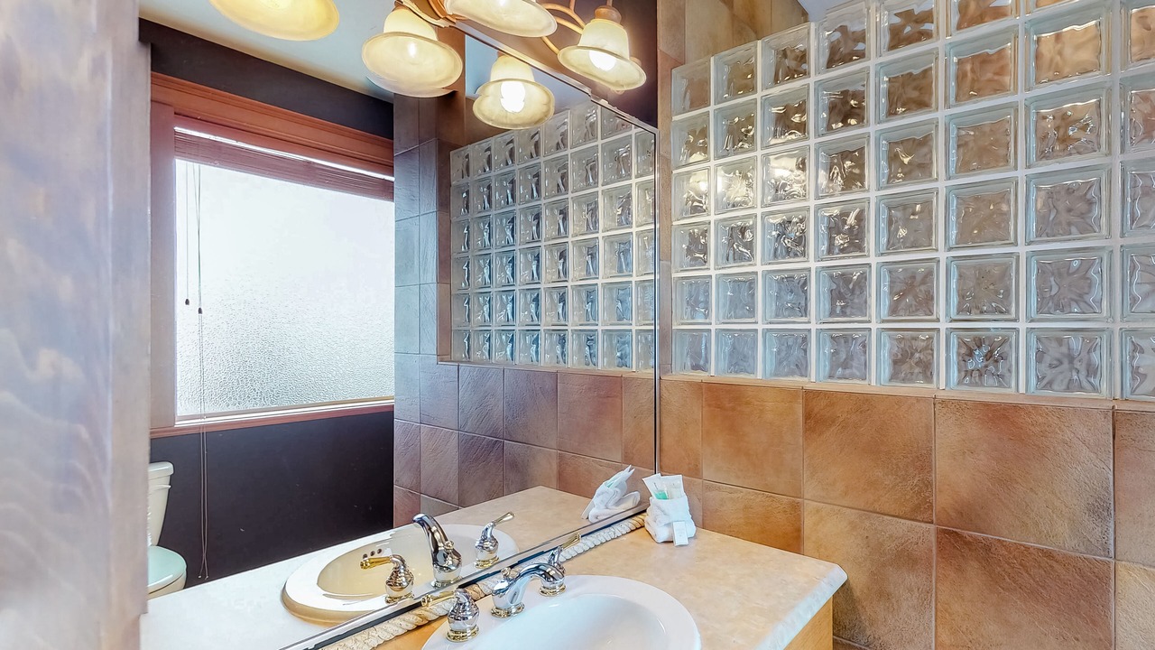 Photo of Bathroom in Big White Ski Resort