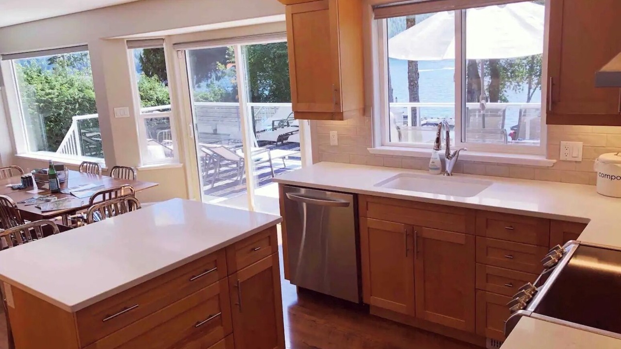Photo of Kitchen in Youbou