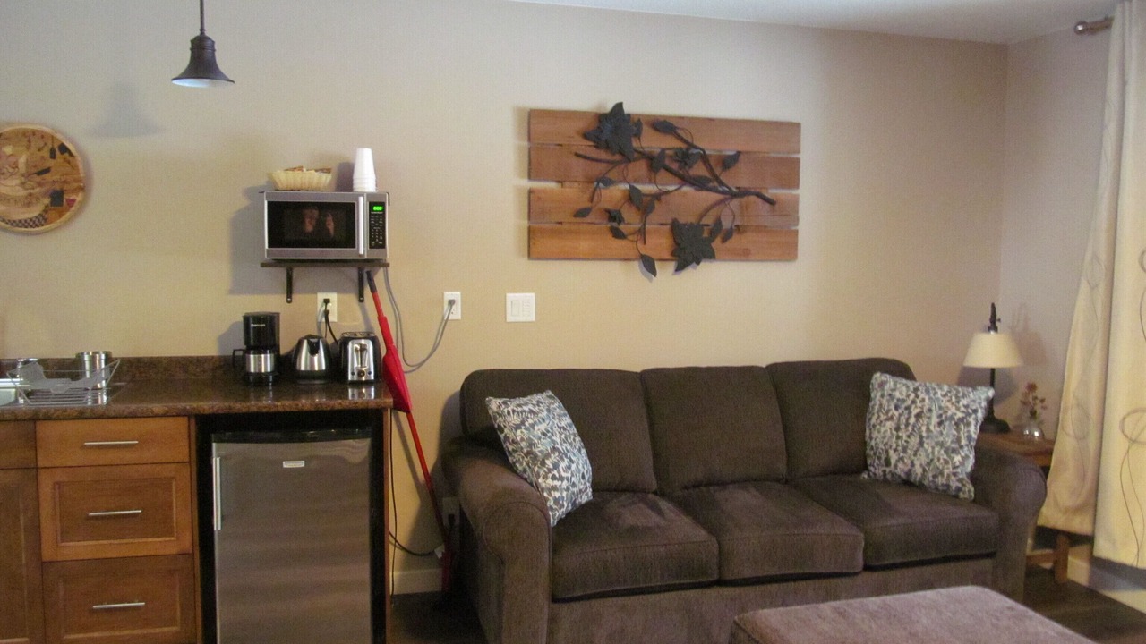 Photo of Livingroom in Okanagan-Similkameen