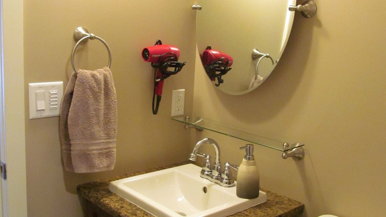 Photo of Bathroom in Okanagan-Similkameen
