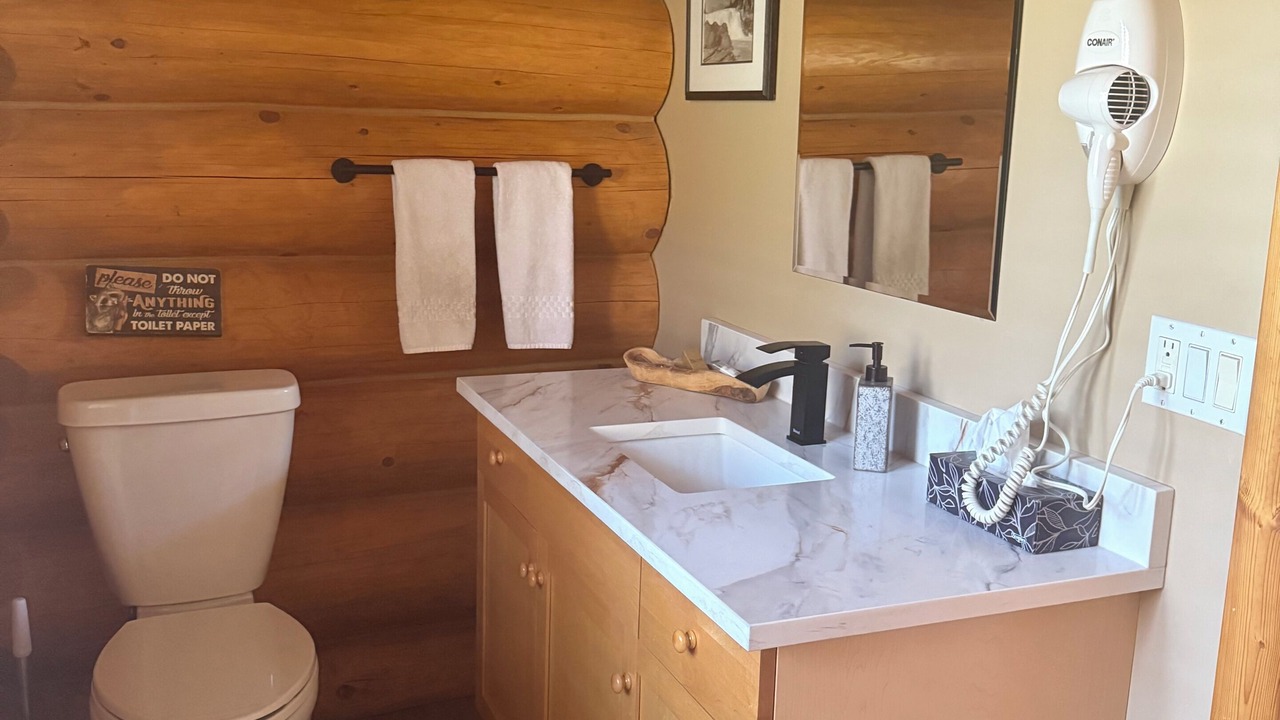 Photo of Bathroom in Golden