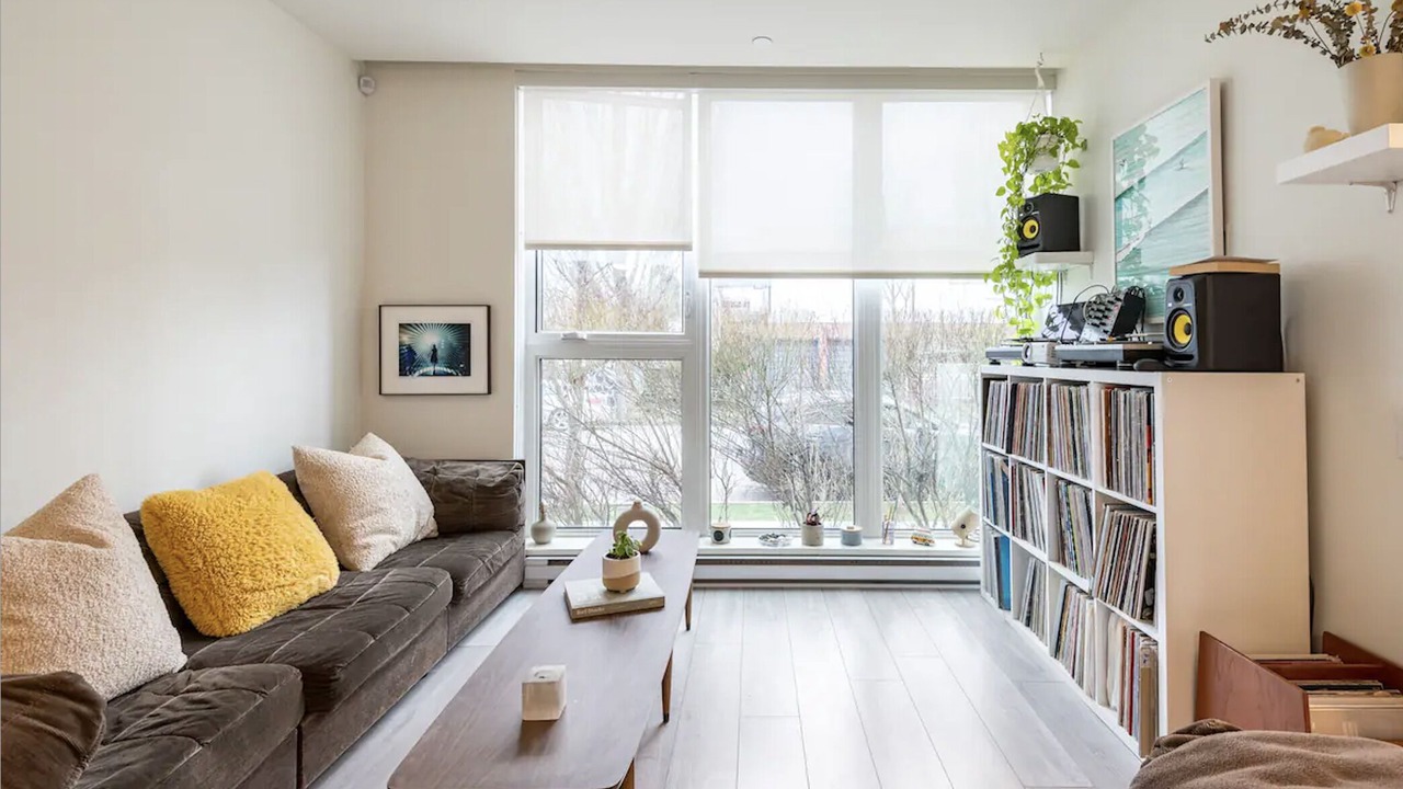 Photo of Livingroom in Kensington-Cedar Cottage