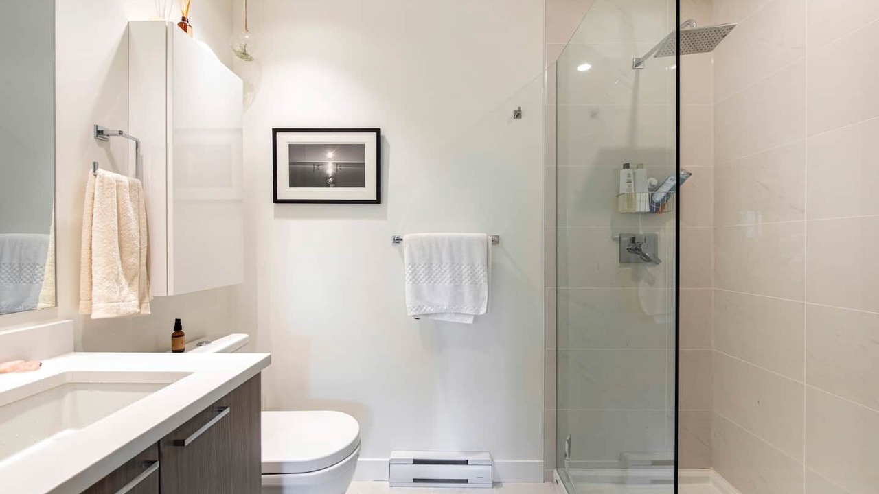 Photo of Bathroom in Kensington-Cedar Cottage