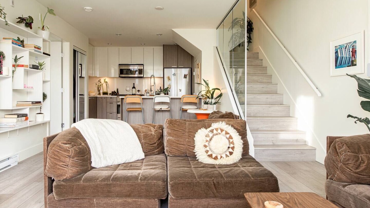Photo of Livingroom in Kensington-Cedar Cottage