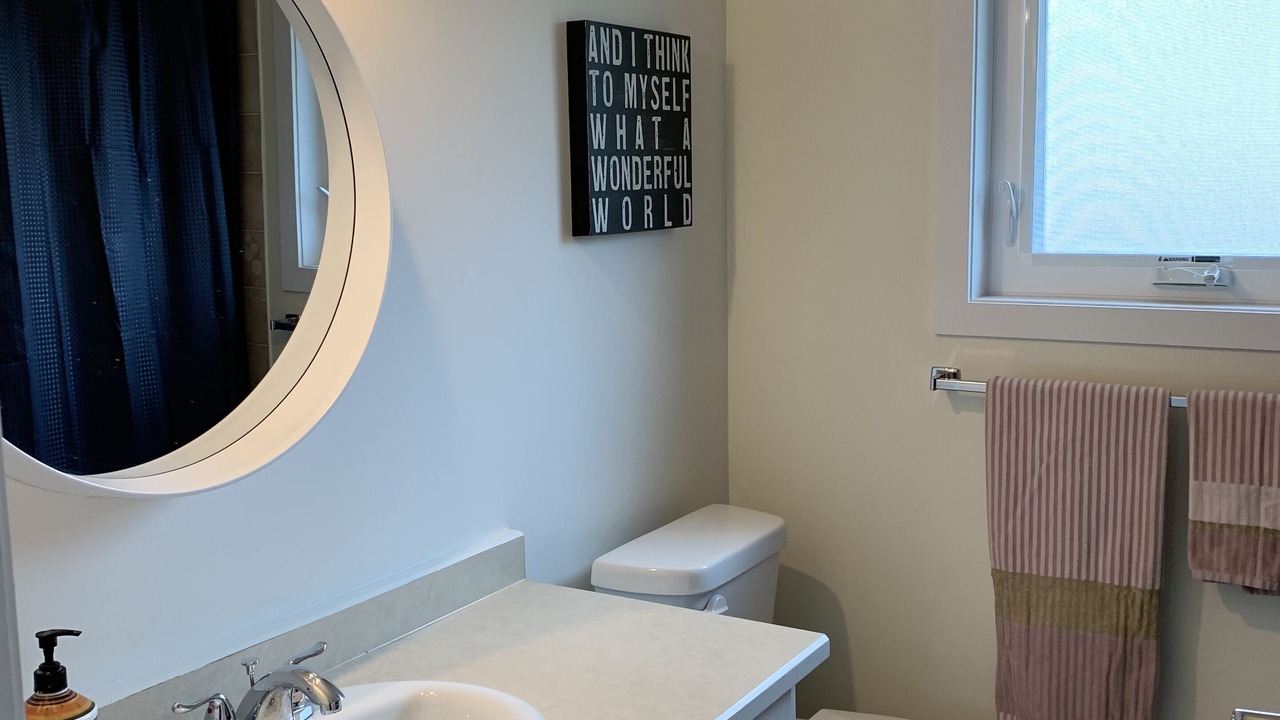 Photo of Bathroom in Okanagan-Similkameen