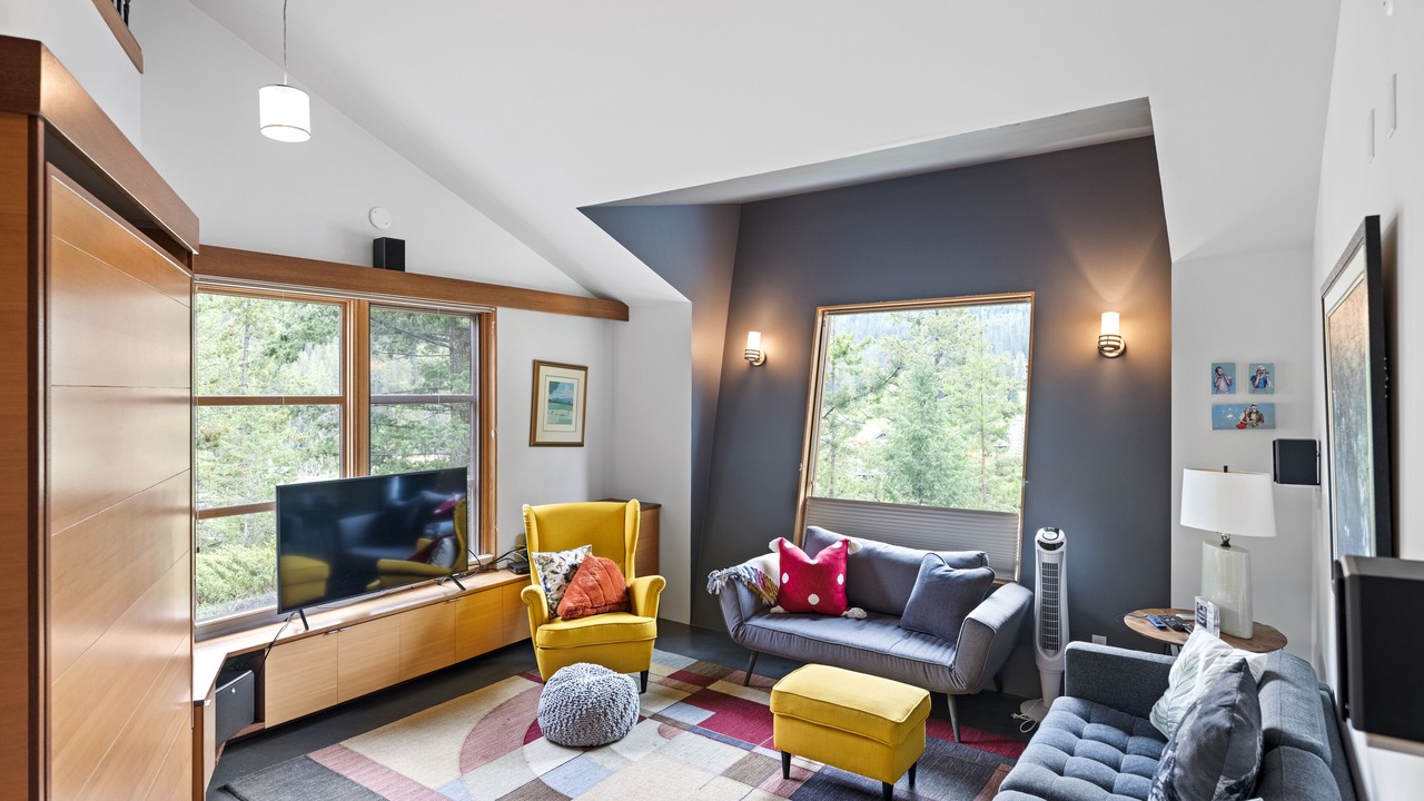 Photo of Livingroom in East Kootenay