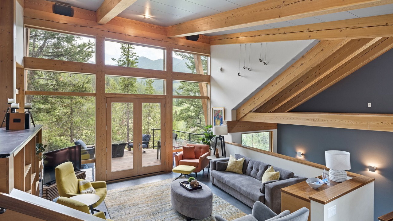 Photo of Livingroom in East Kootenay