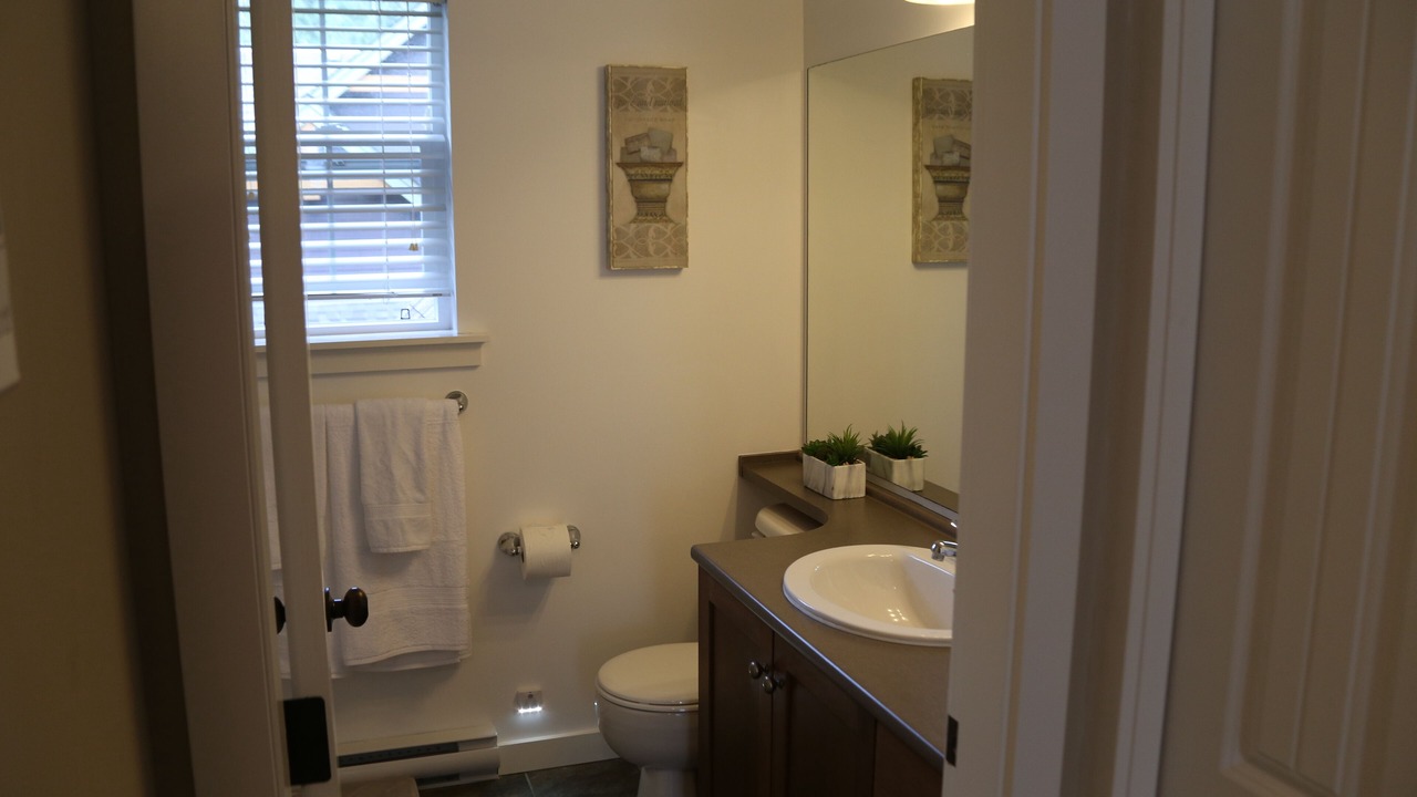 Photo of Bathroom in Lindell Beach