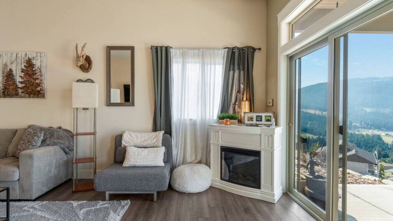 Photo of Livingroom in Foothills