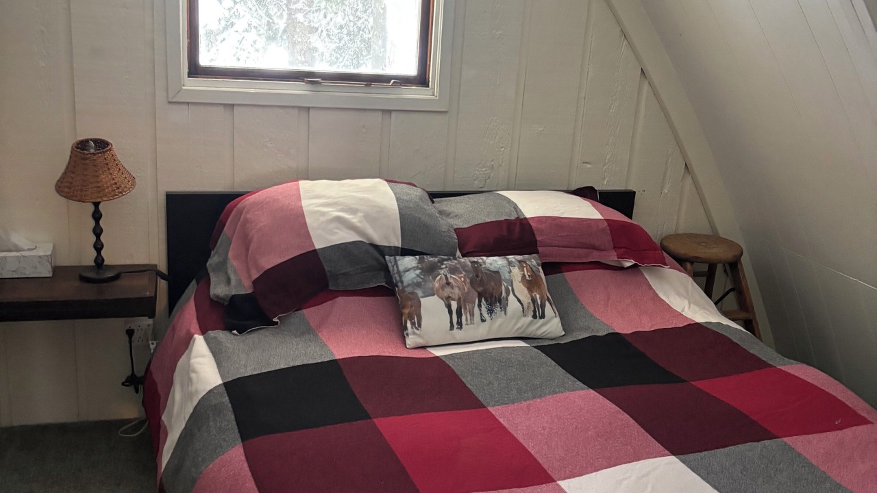 Photo of Bedroom in Silver Star Mountain