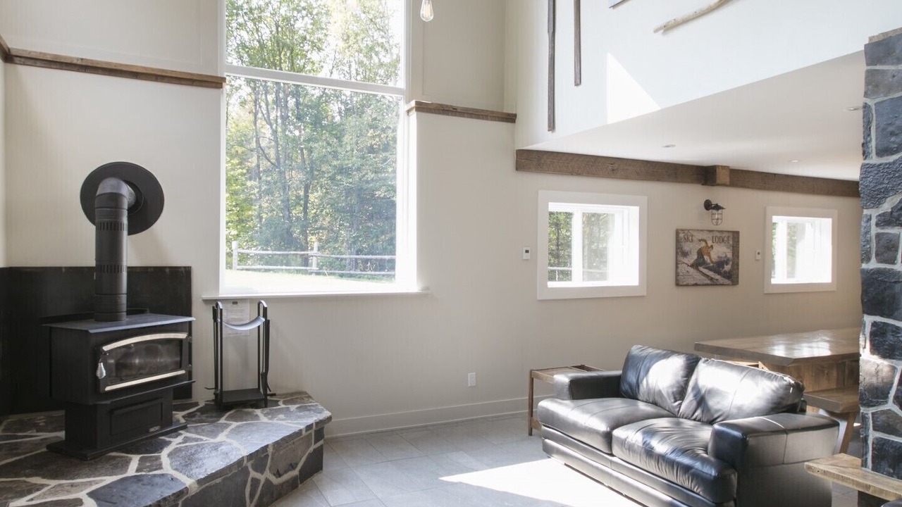 Photo of Livingroom in St-Adolphe-d'Howard