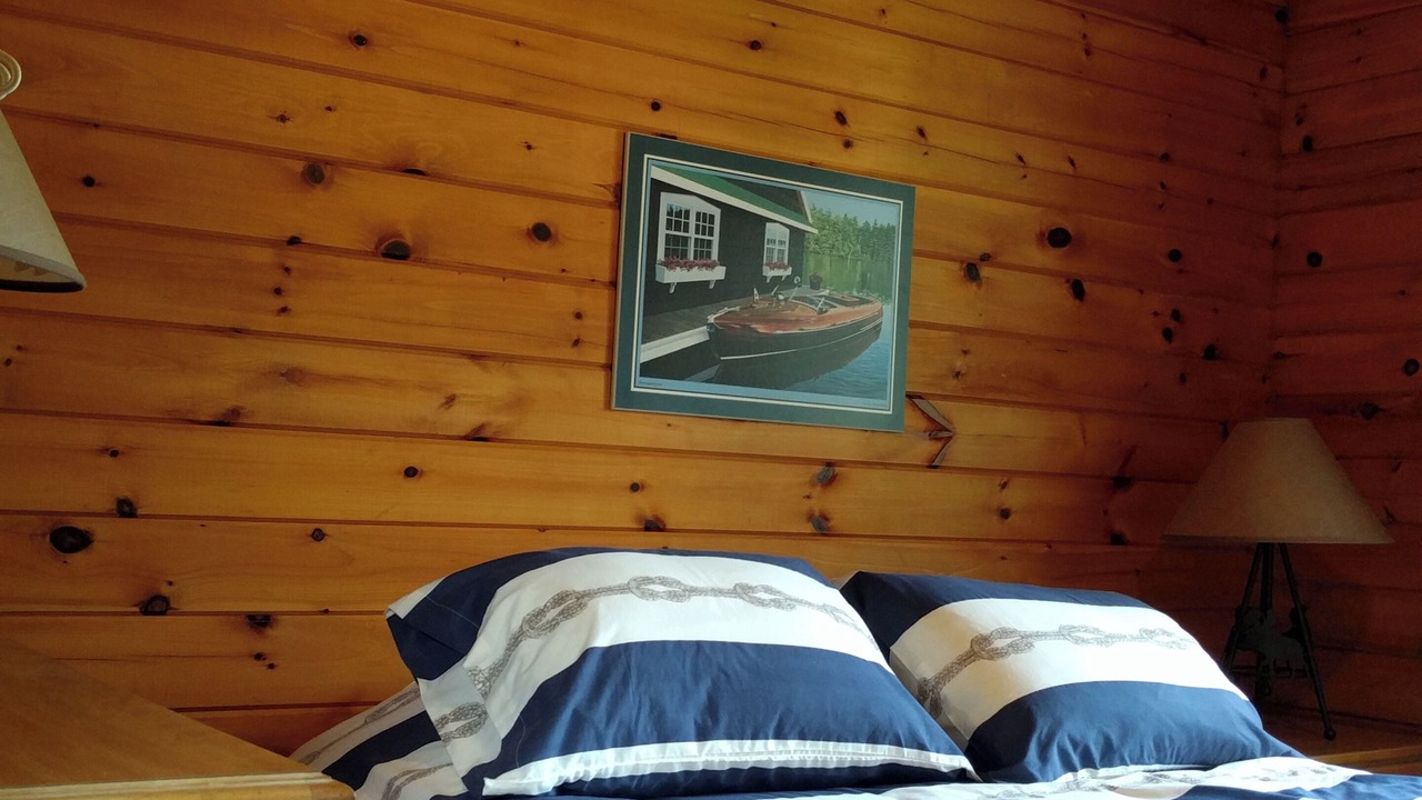 Photo of Bedroom in Muskoka Lakes