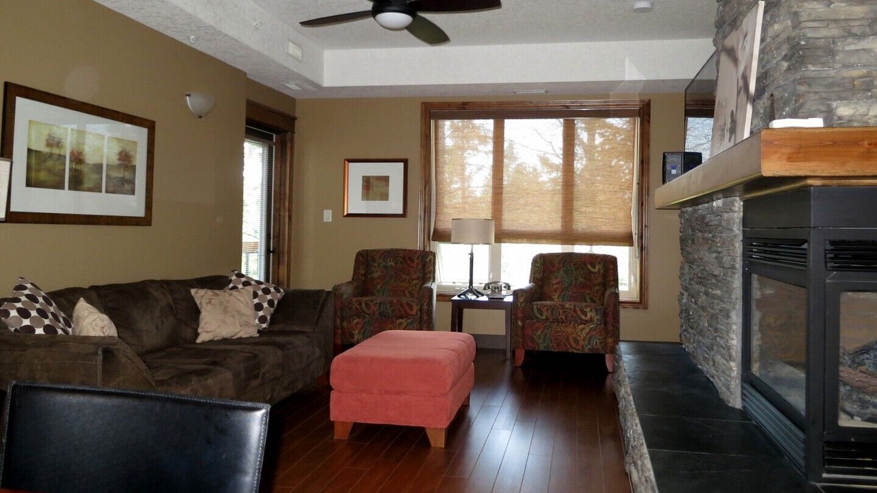 Photo of Livingroom in Radium Hot Springs