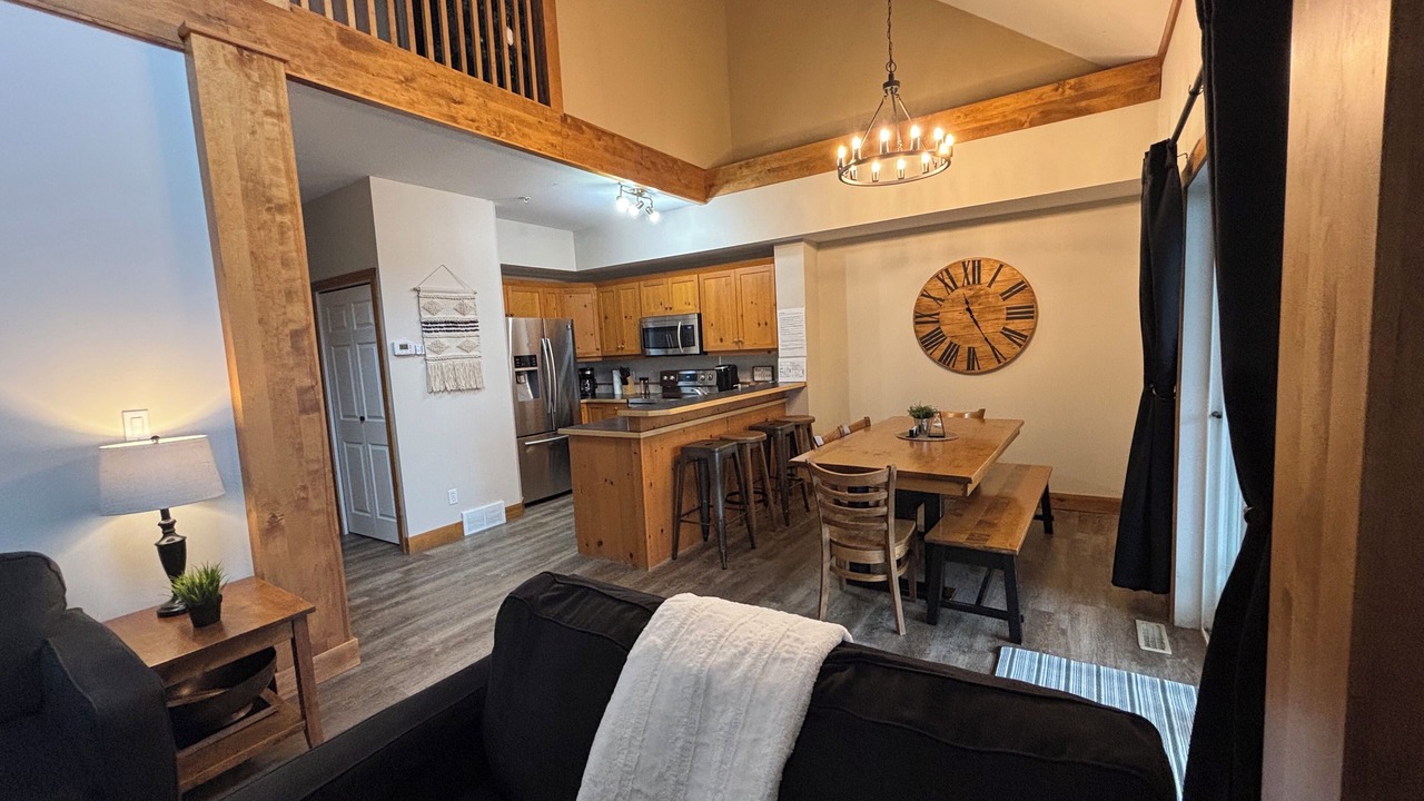 Photo of Livingroom in East Kootenay