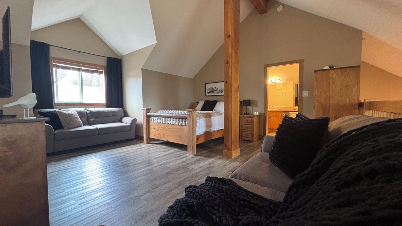 Photo of Livingroom in East Kootenay
