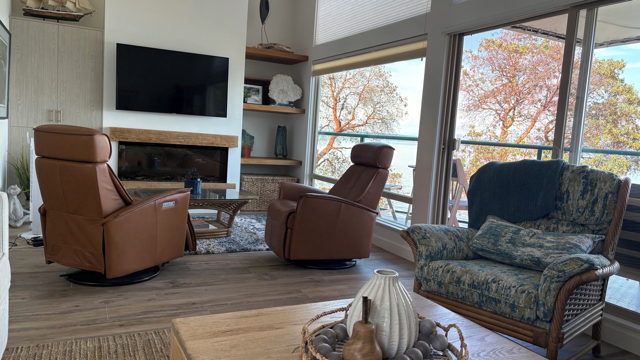 Photo of Livingroom in Yellow Point