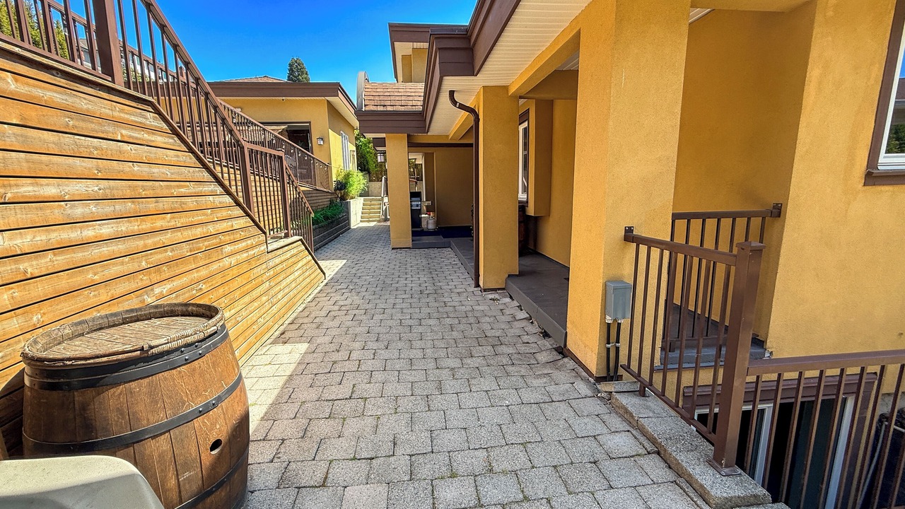 Photo of Patio Balcony in District of North Vancouver