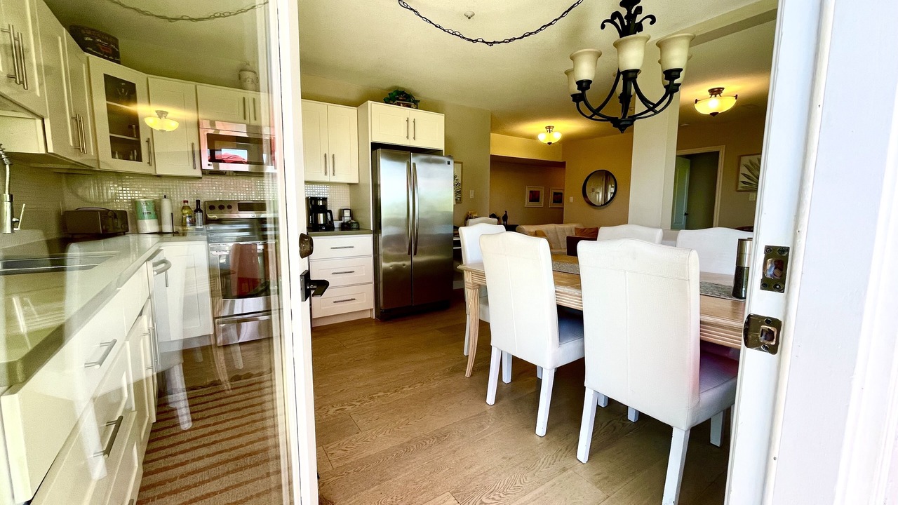 Photo of Kitchen in West Vancouver