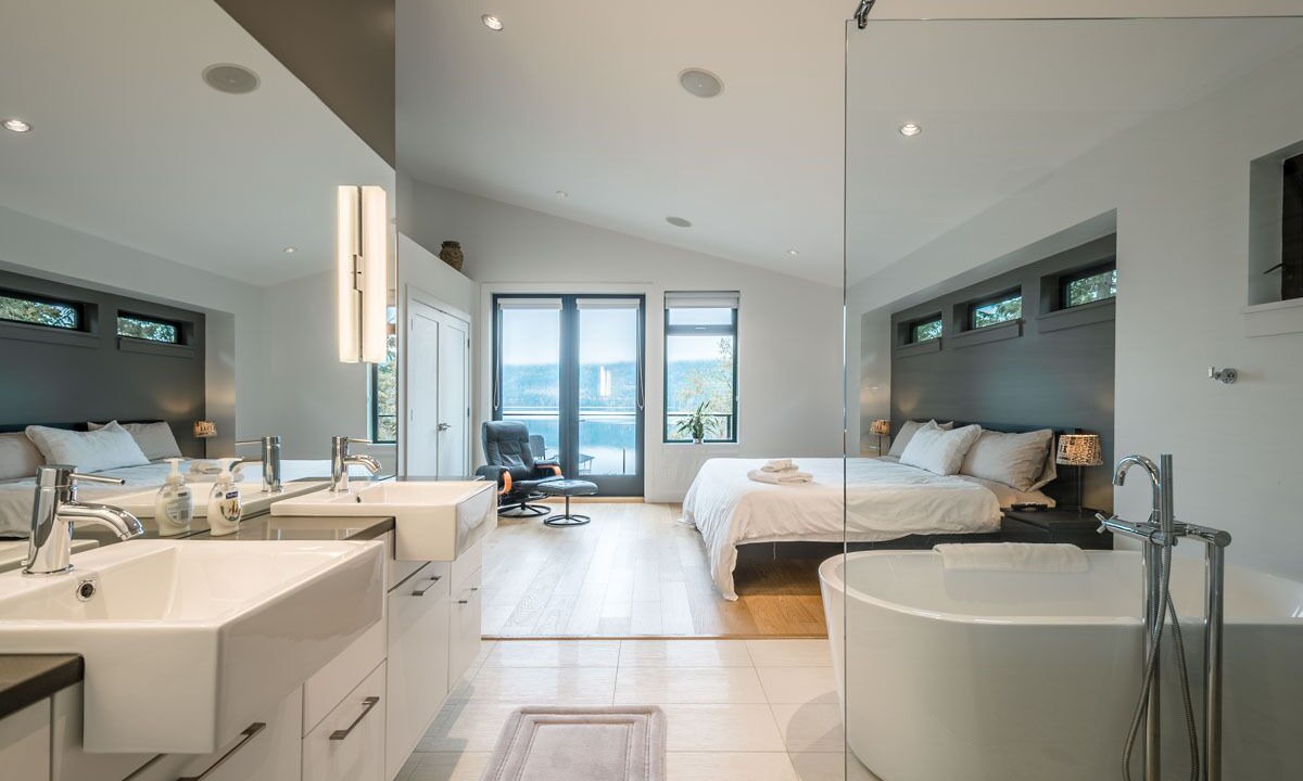Photo of Bedroom in Sproat Lake