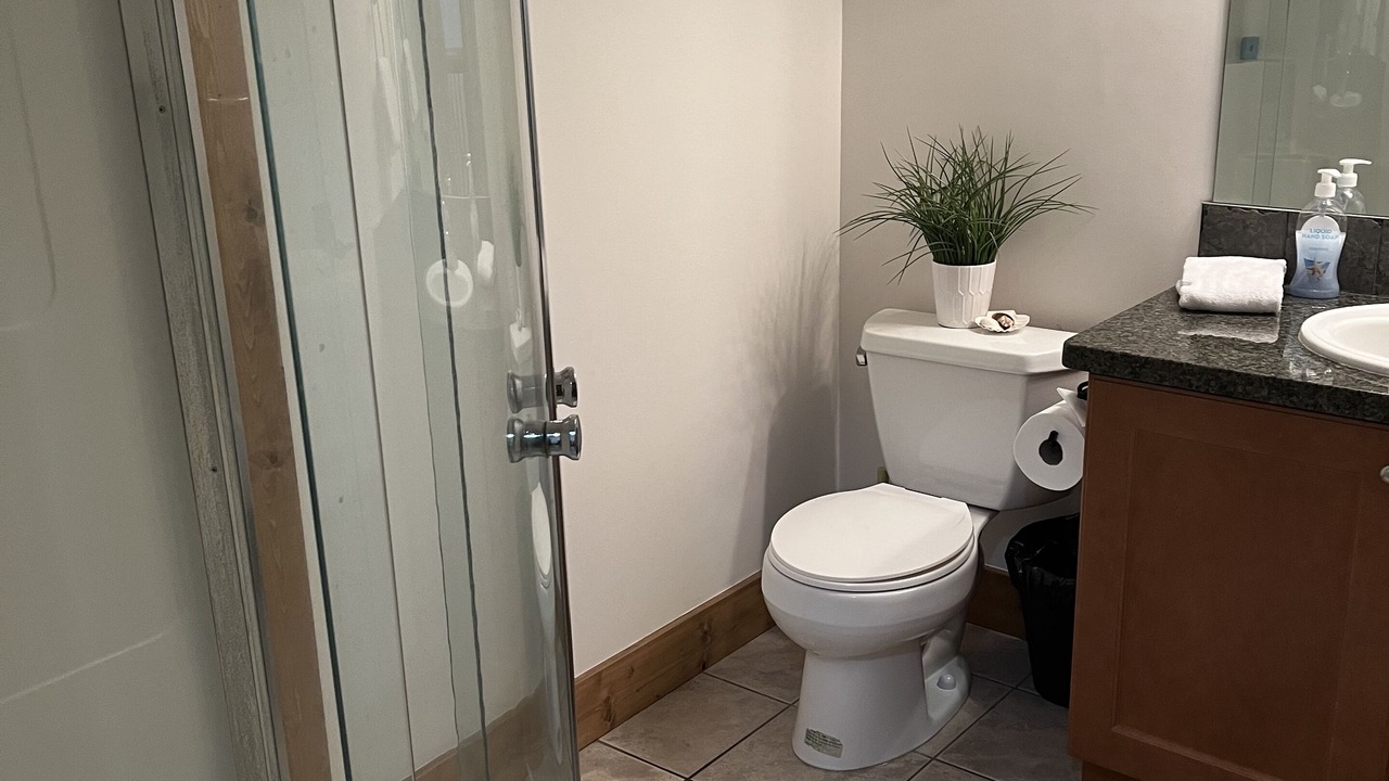 Photo of Bathroom in Osoyoos