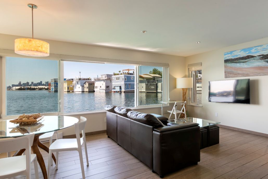 Photo of Livingroom in Lower Lonsdale
