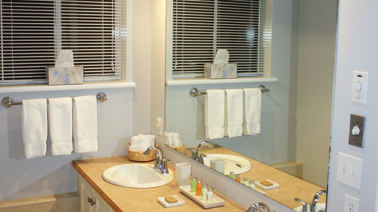 Photo of Bedroom in Davis Bay