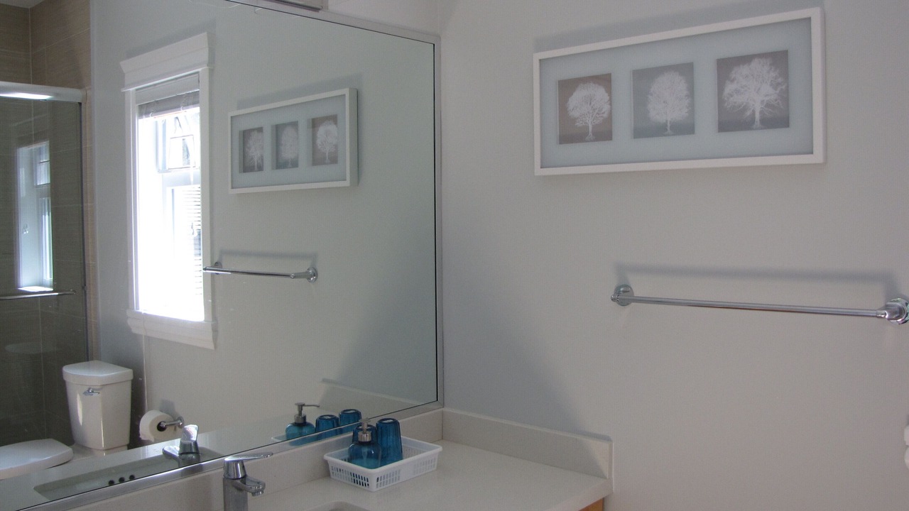 Photo of Bathroom in District of North Vancouver