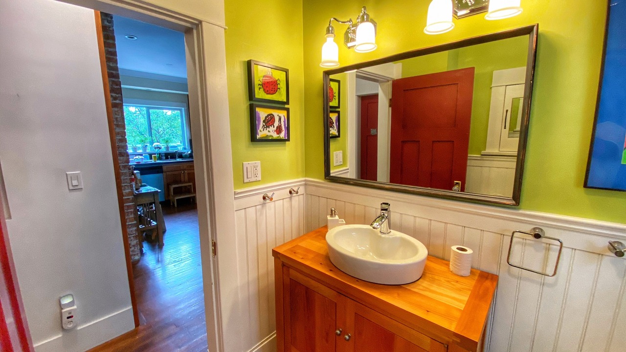 Photo of Bathroom in East Side