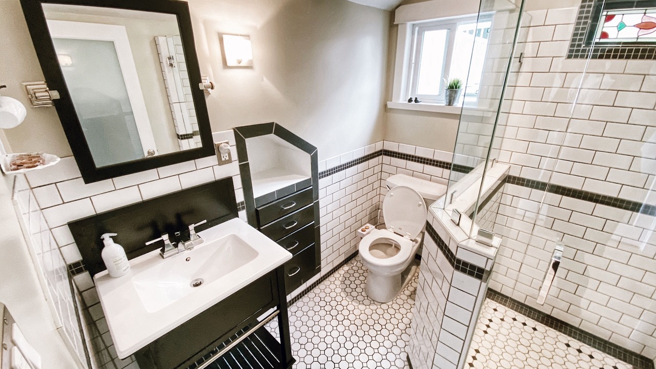 Photo of Bathroom in East Side