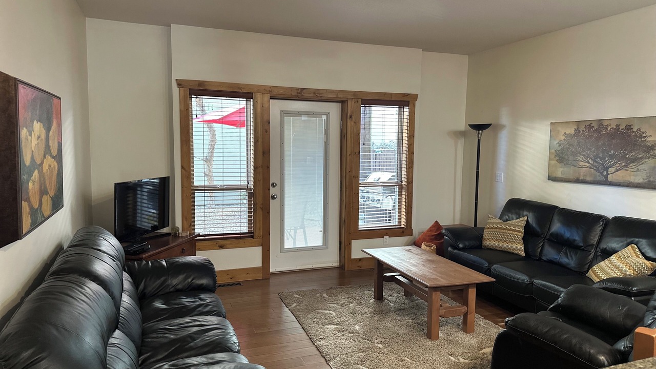 Photo of Livingroom in Osoyoos